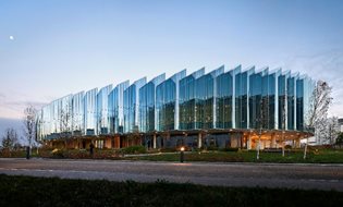 AstraZeneca unveils The Discovery Centre by Herzog & de Meuron